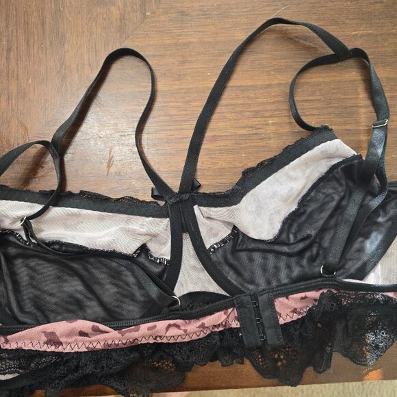 Women's Plus 4X Lace Black and Mauve Leopard Bra - Picture 4 of 6